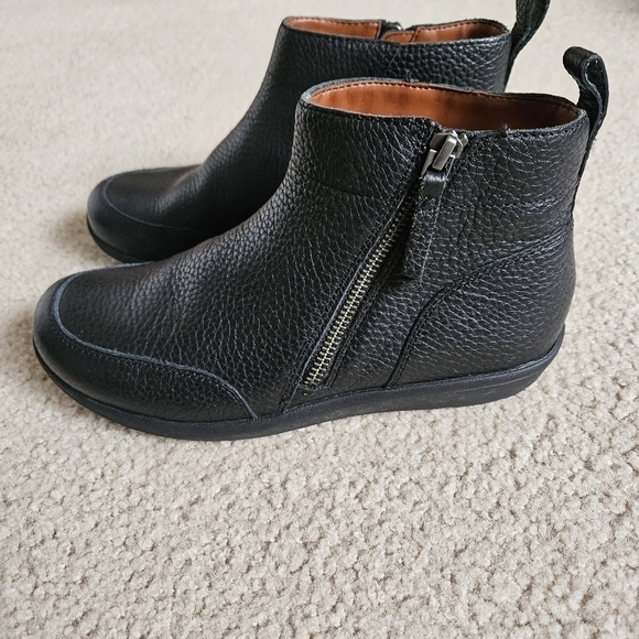 Vionic Lois Women's Bootie 6 - Picture 6 of 8